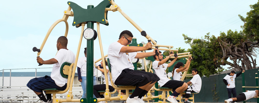 students using school fitness equipment