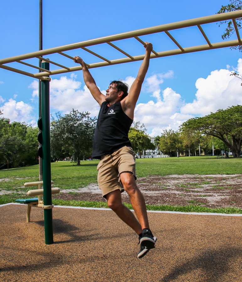 A man using the Horizontal Ladder